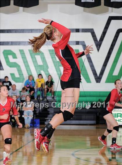 Thumbnail 3 in Siren vs. Luck photogallery.