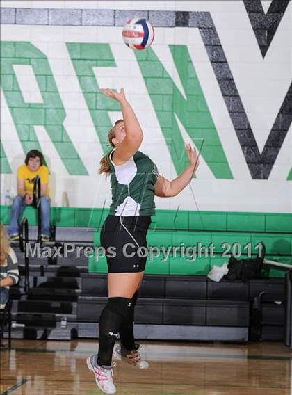 Thumbnail 1 in Siren vs. Luck photogallery.