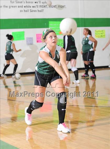 Thumbnail 3 in Siren vs. Luck photogallery.