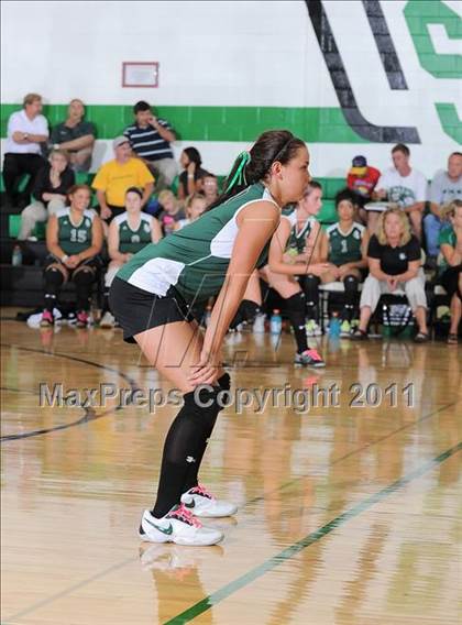 Thumbnail 2 in Siren vs. Luck photogallery.