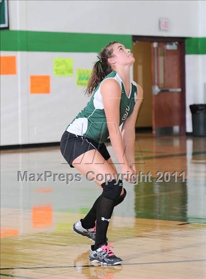 Thumbnail 2 in Siren vs. Luck photogallery.