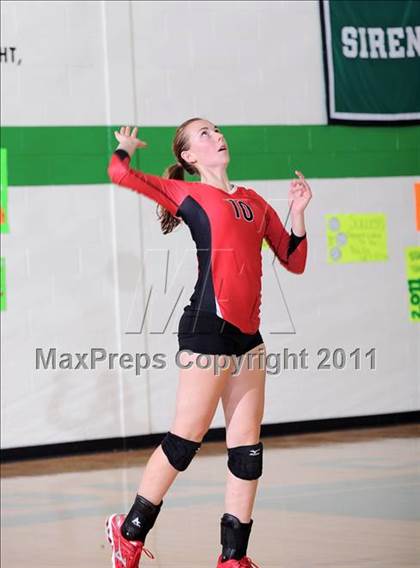 Thumbnail 3 in Siren vs. Luck photogallery.