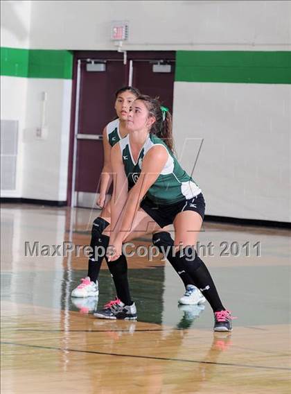 Thumbnail 1 in Siren vs. Luck photogallery.