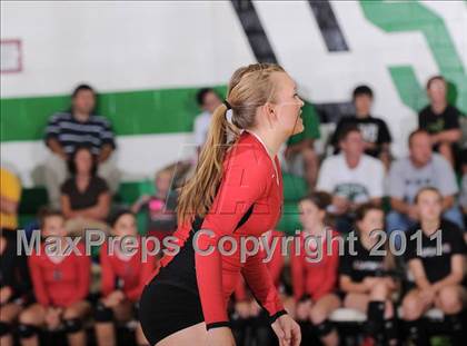 Thumbnail 3 in Siren vs. Luck photogallery.