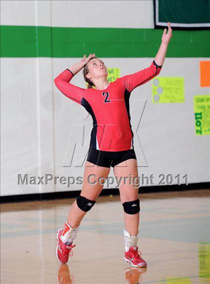 Thumbnail 3 in Siren vs. Luck photogallery.