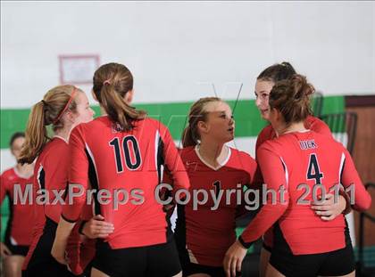 Thumbnail 2 in Siren vs. Luck photogallery.