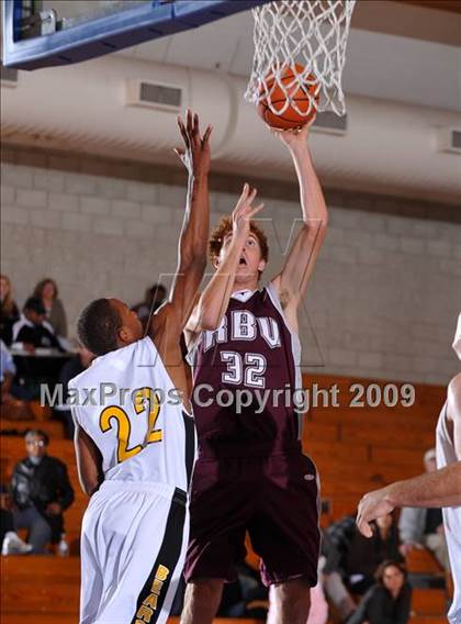 Thumbnail 2 in Rancho Buena Vista vs Temecula Valley (MaxPreps Holiday Classic) photogallery.