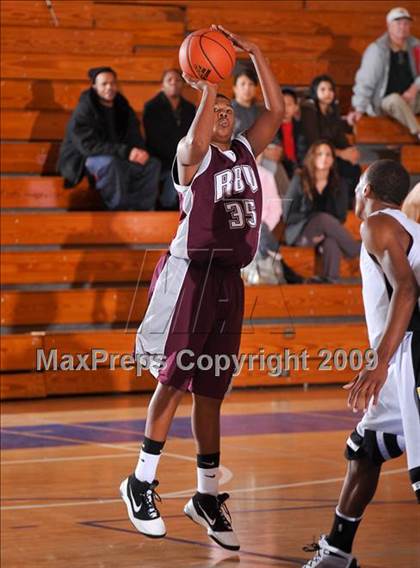 Thumbnail 2 in Rancho Buena Vista vs Temecula Valley (MaxPreps Holiday Classic) photogallery.