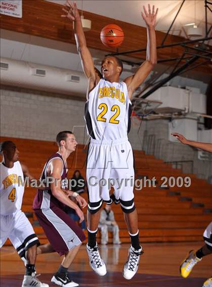 Thumbnail 1 in Rancho Buena Vista vs Temecula Valley (MaxPreps Holiday Classic) photogallery.