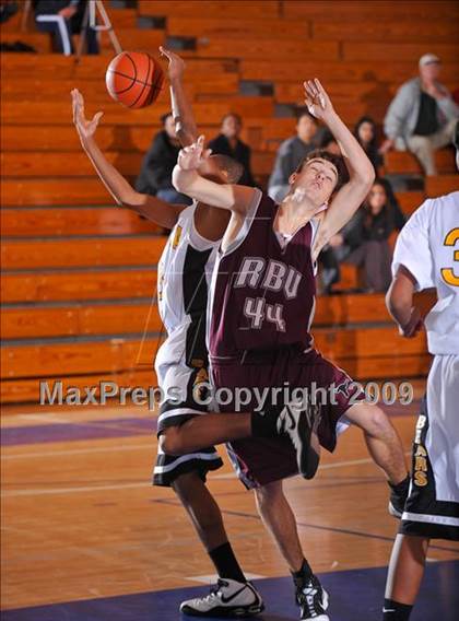 Thumbnail 3 in Rancho Buena Vista vs Temecula Valley (MaxPreps Holiday Classic) photogallery.