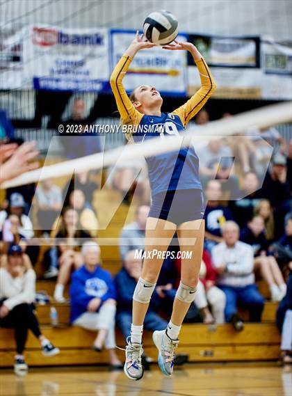 Thumbnail 1 in Oak Ridge @ Granite Bay photogallery.