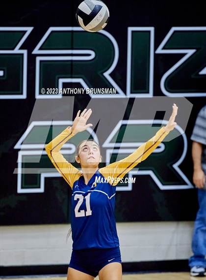 Thumbnail 1 in Oak Ridge @ Granite Bay photogallery.