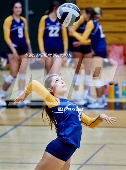 Thumbnail 1 in Oak Ridge @ Granite Bay photogallery.