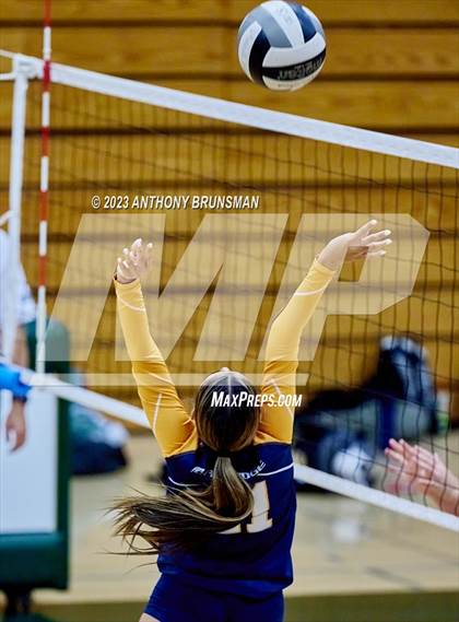 Thumbnail 1 in Oak Ridge @ Granite Bay photogallery.