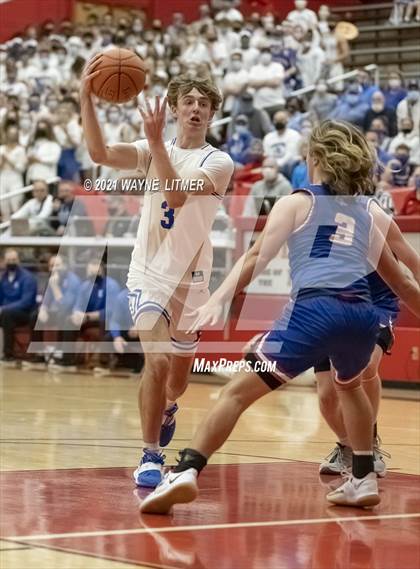 Thumbnail 1 in Conner vs Highlands (ninth region final) photogallery.