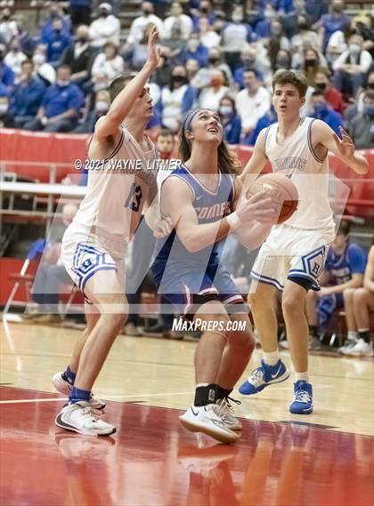 Thumbnail 2 in Conner vs Highlands (ninth region final) photogallery.