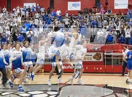 Thumbnail 1 in Conner vs Highlands (ninth region final) photogallery.