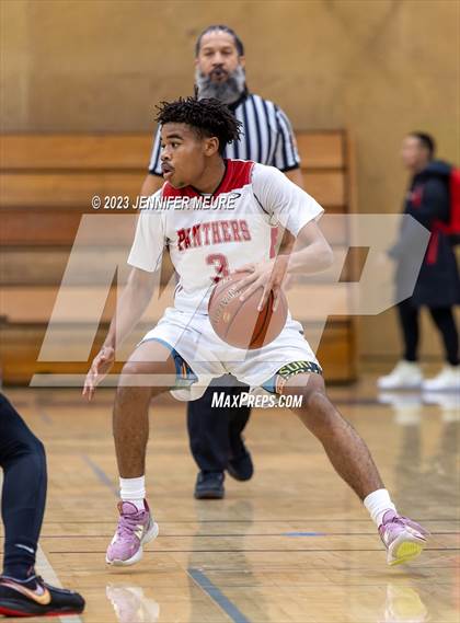 Thumbnail 3 in James Logan vs. Saint Mary's photogallery.