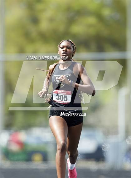 Thumbnail 2 in Lewis James Invitational (400 Meter) photogallery.