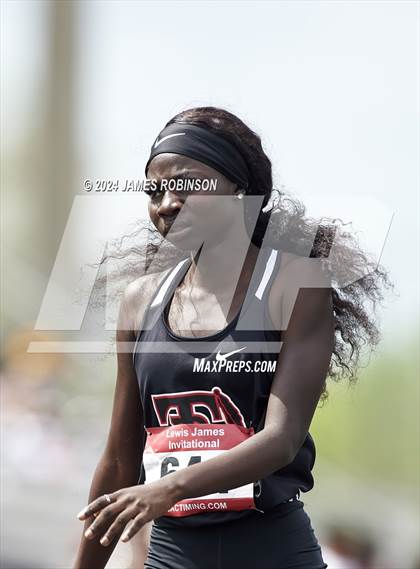 Thumbnail 3 in Lewis James Invitational (400 Meter) photogallery.