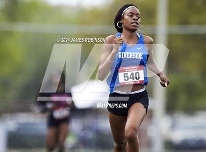 Thumbnail 3 in Lewis James Invitational (400 Meter) photogallery.
