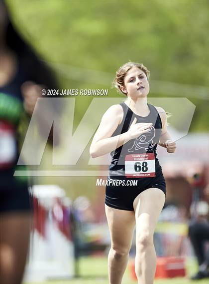 Thumbnail 2 in Lewis James Invitational (400 Meter) photogallery.