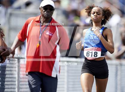 Thumbnail 3 in Lewis James Invitational (400 Meter) photogallery.