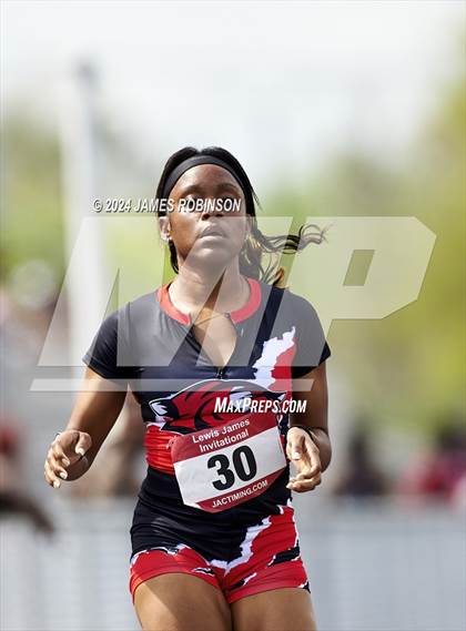 Thumbnail 3 in Lewis James Invitational (400 Meter) photogallery.