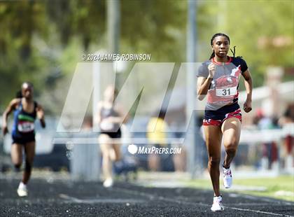 Thumbnail 1 in Lewis James Invitational (400 Meter) photogallery.