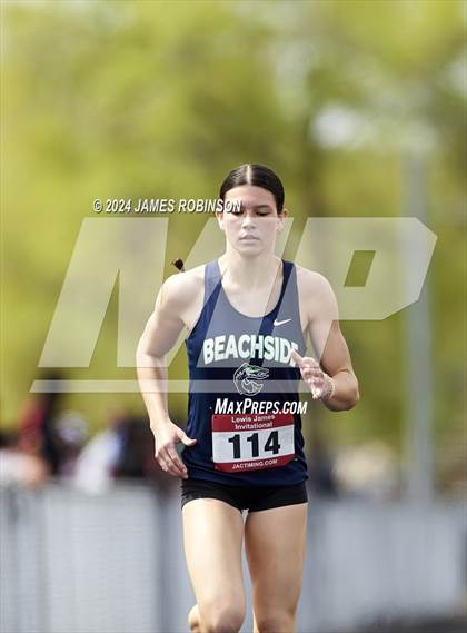 Thumbnail 2 in Lewis James Invitational (400 Meter) photogallery.