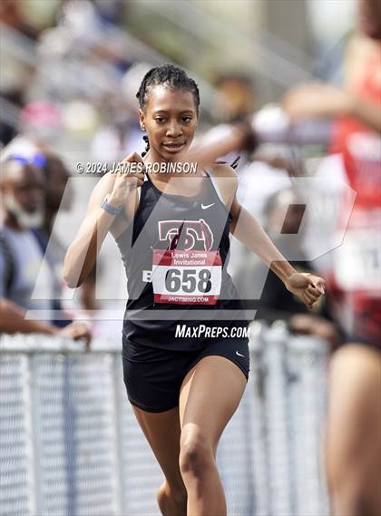 Thumbnail 1 in Lewis James Invitational (400 Meter) photogallery.