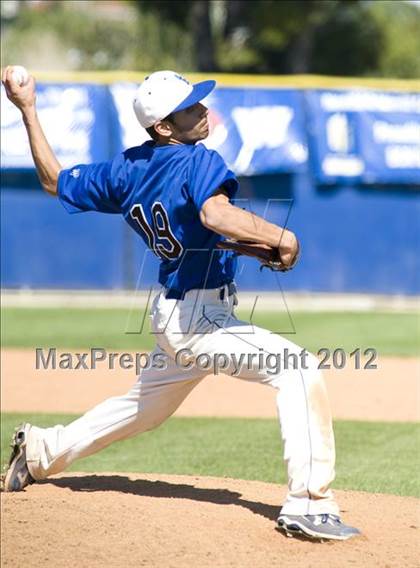 Thumbnail 3 in El Camino Real vs. Chaminade photogallery.