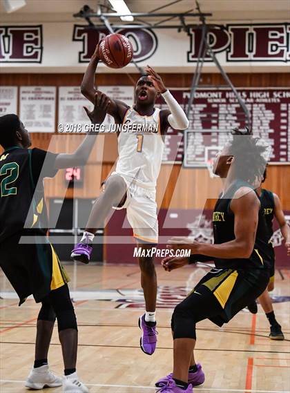 Thumbnail 3 in Monterey vs. Archbishop Riordan (CIF CCS D3 Final) photogallery.