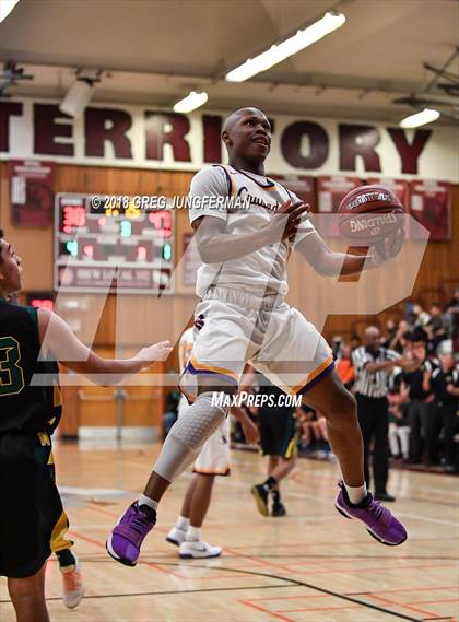 Thumbnail 1 in Monterey vs. Archbishop Riordan (CIF CCS D3 Final) photogallery.