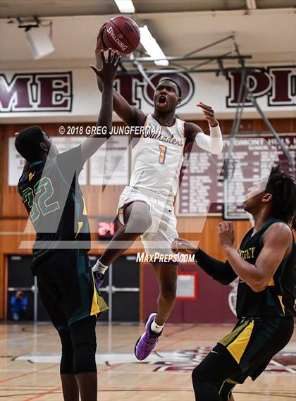 Thumbnail 1 in Monterey vs. Archbishop Riordan (CIF CCS D3 Final) photogallery.