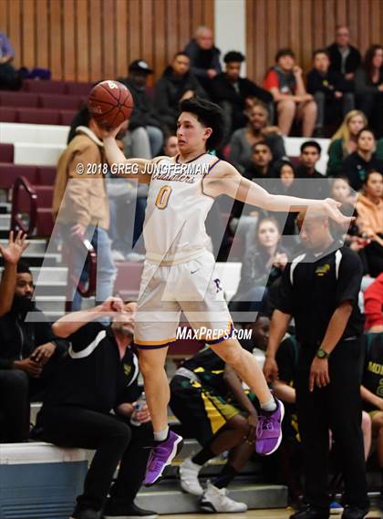 Thumbnail 1 in Monterey vs. Archbishop Riordan (CIF CCS D3 Final) photogallery.