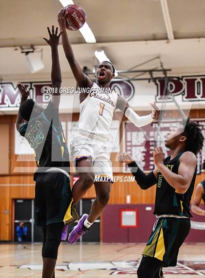 Thumbnail 2 in Monterey vs. Archbishop Riordan (CIF CCS D3 Final) photogallery.