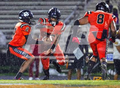Thumbnail 2 in Douglas Byrd @ South View photogallery.