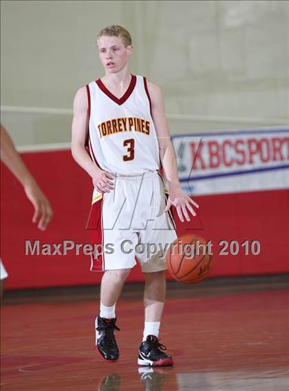 Thumbnail 1 in St. Mary's @ Torrey Pines (MaxPreps Holiday Classic Mayor's Cup Final) photogallery.