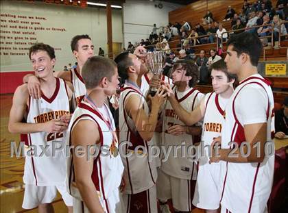 Thumbnail 2 in St. Mary's @ Torrey Pines (MaxPreps Holiday Classic Mayor's Cup Final) photogallery.