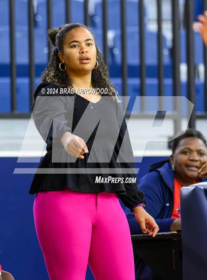 Thumbnail 3 in East Rowan vs Central Davidson (Sam Moir Christmas Tournament) photogallery.