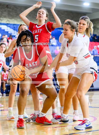 Thumbnail 1 in East Rowan vs Central Davidson (Sam Moir Christmas Tournament) photogallery.