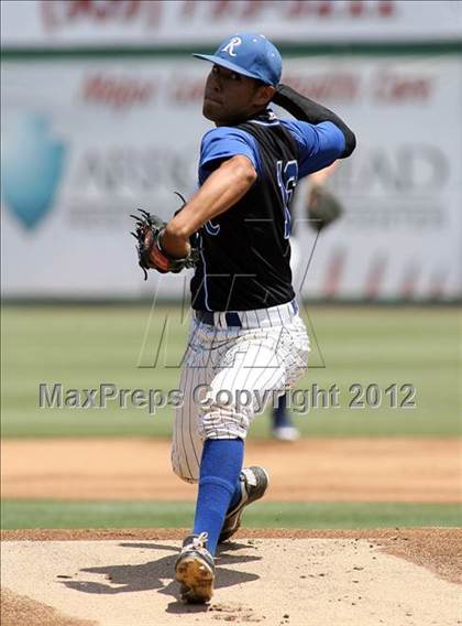 Thumbnail 3 in Carter @ Rialto (County Clash) photogallery.