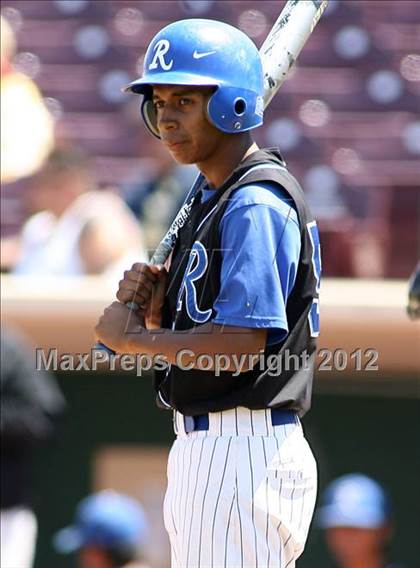 Thumbnail 2 in Carter @ Rialto (County Clash) photogallery.
