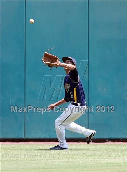 Thumbnail 2 in Carter @ Rialto (County Clash) photogallery.