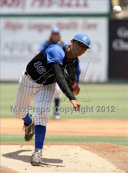 Thumbnail 2 in Carter @ Rialto (County Clash) photogallery.