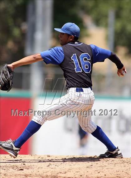 Thumbnail 2 in Carter @ Rialto (County Clash) photogallery.