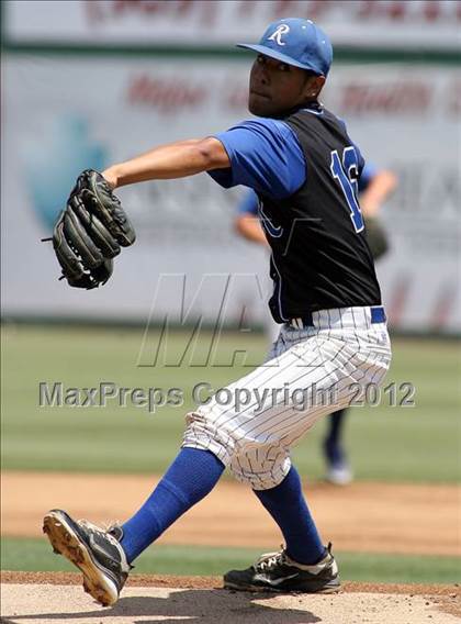 Thumbnail 2 in Carter @ Rialto (County Clash) photogallery.