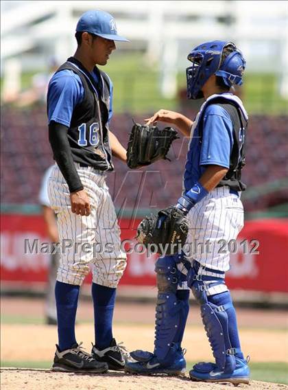 Thumbnail 2 in Carter @ Rialto (County Clash) photogallery.
