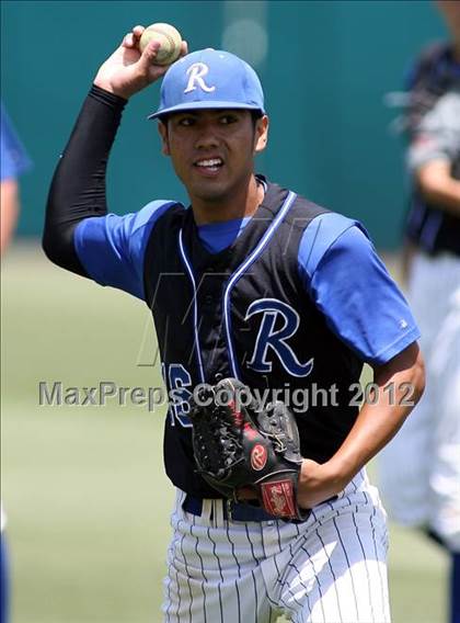 Thumbnail 2 in Carter @ Rialto (County Clash) photogallery.